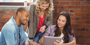 Voluntariado e Comunicação: Amplie seu Impacto Social Online - Cover Image